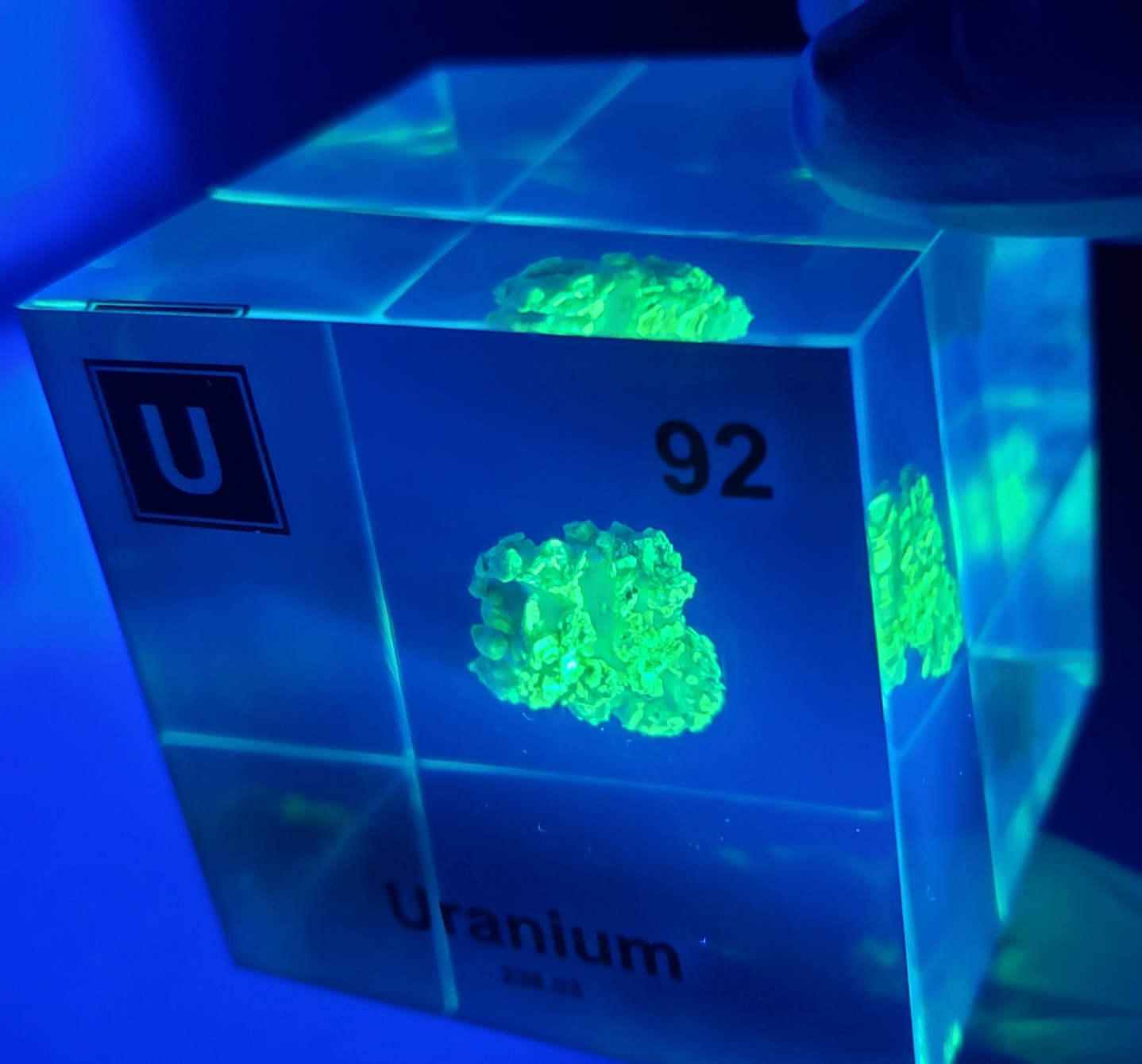 Uranium Element Cube & UV light Bundle – Engineered Labs Uranium Element Cube & UV light Bundle – Engineered Labs