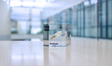 Clear acrylic cube containing a Sodium ampule, marked with its atomic number 11. Perfect for showcasing in educational environments, scientific collections, or as a unique decorative element.