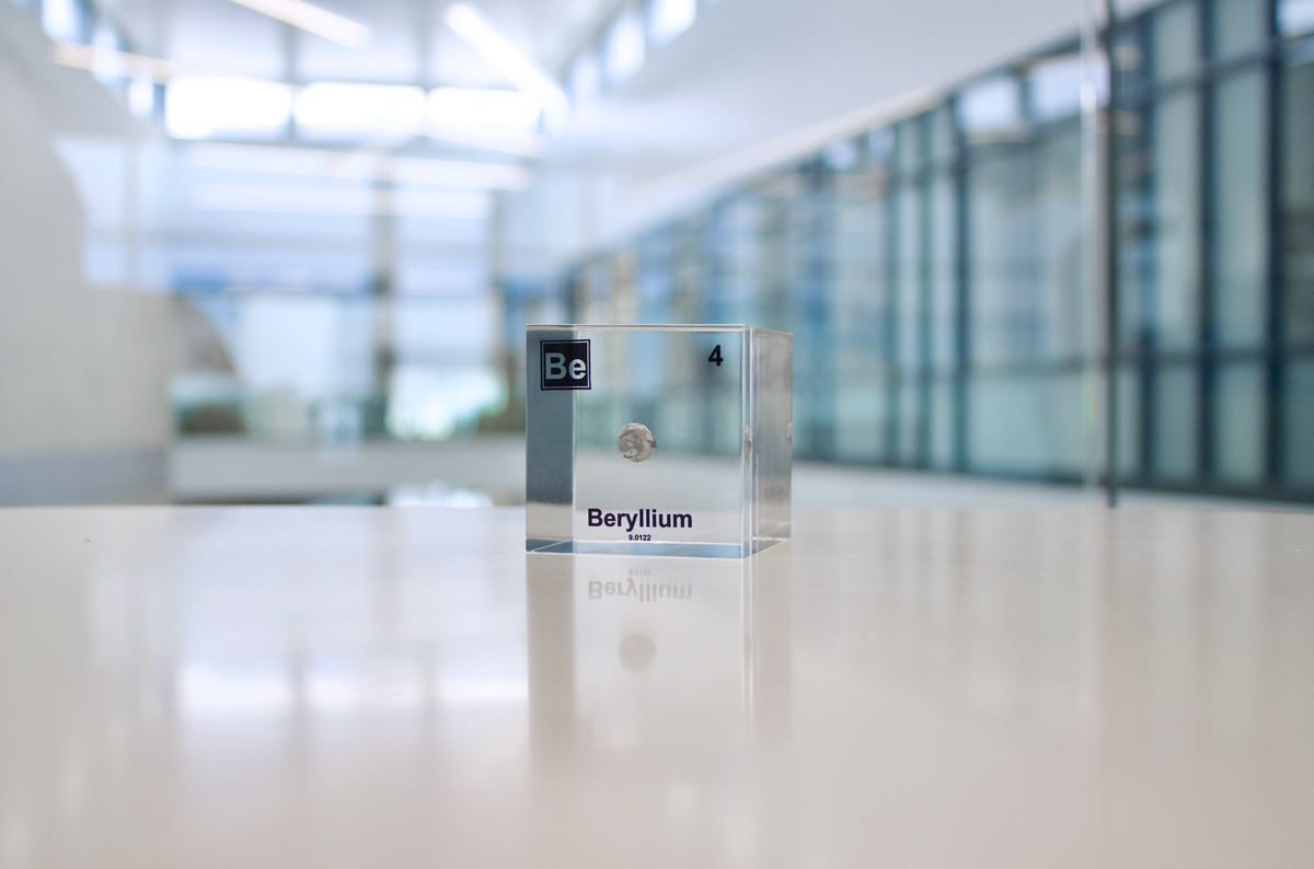 Beryllium Element Cube – Engineered Labs