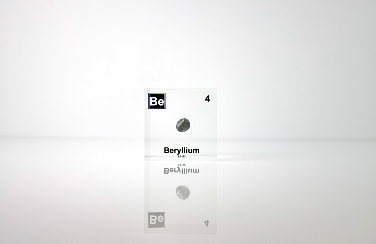 Beryllium Element Cube – Engineered Labs