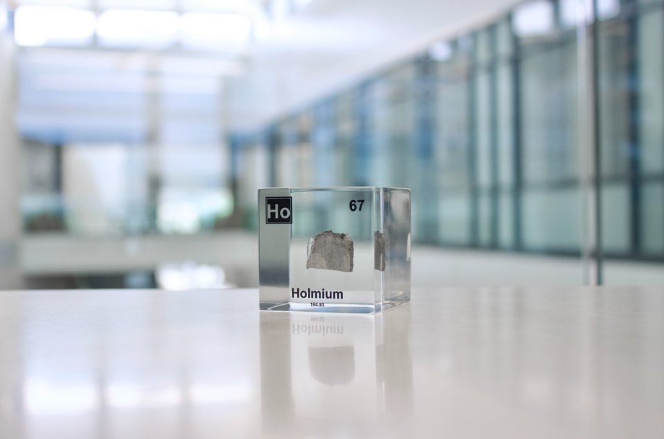 Holmium Element Cube – Engineered Labs