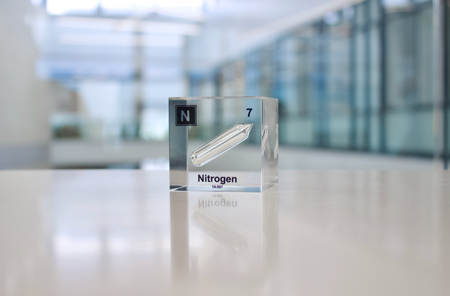 Nitrogen Element Cube – Engineered Labs