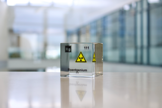 Roentgenium Element Cube – Engineered Labs