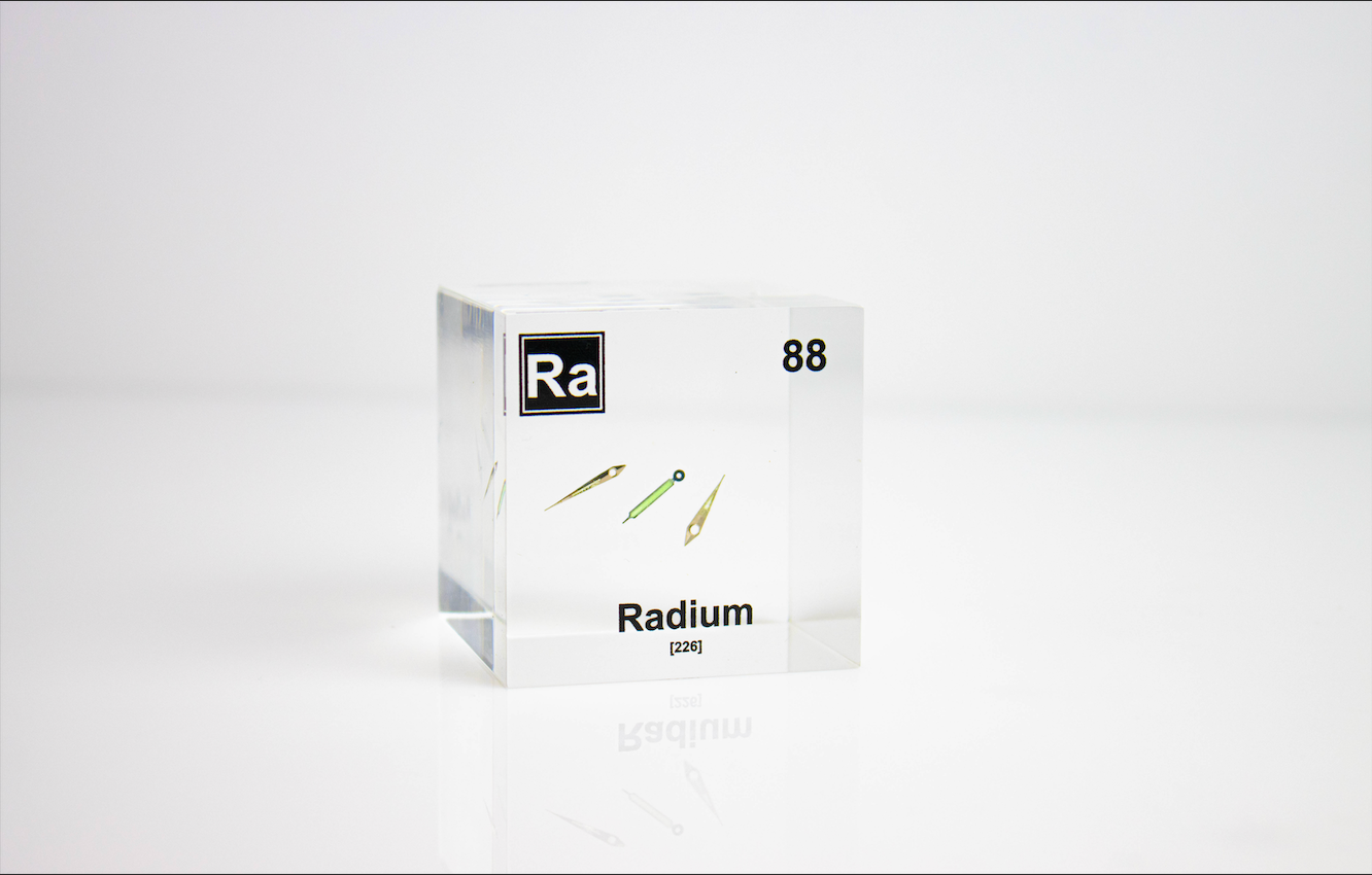 Radium Element Cube – Engineered Labs