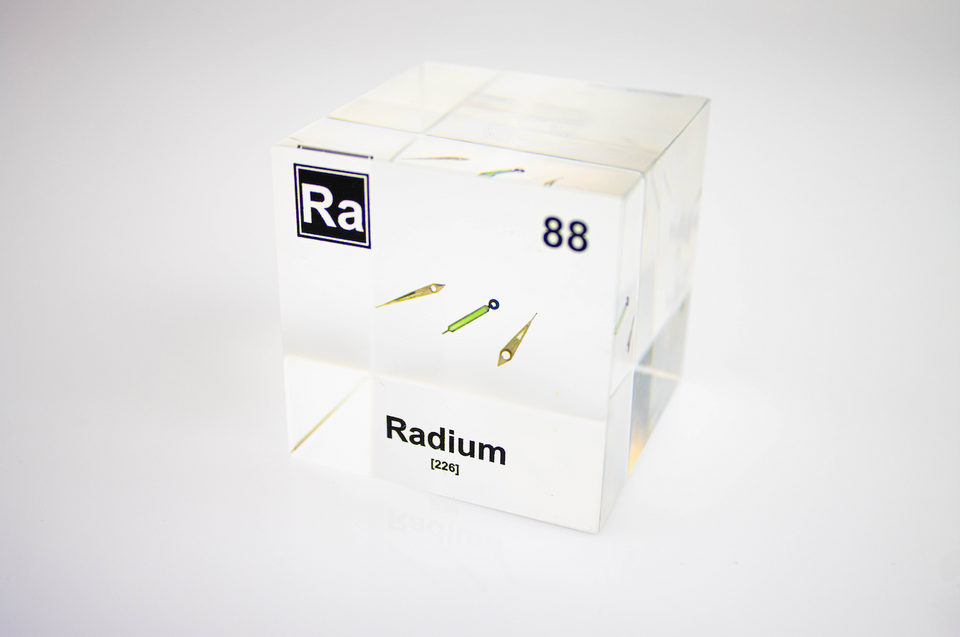 Radium Element Cube – Engineered Labs