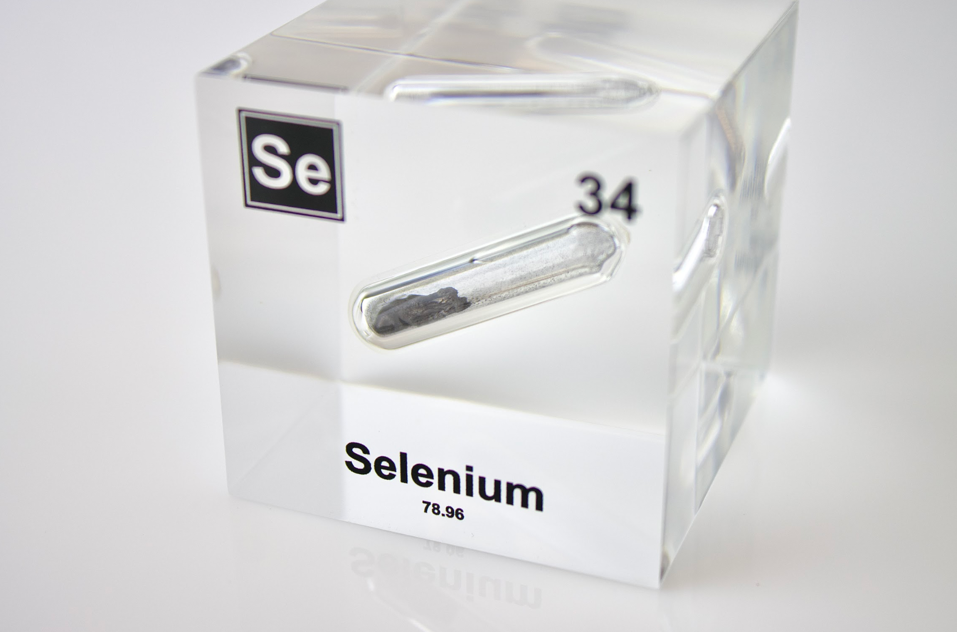 Selenium Cube Selenium Element Cube – Engineered Labs