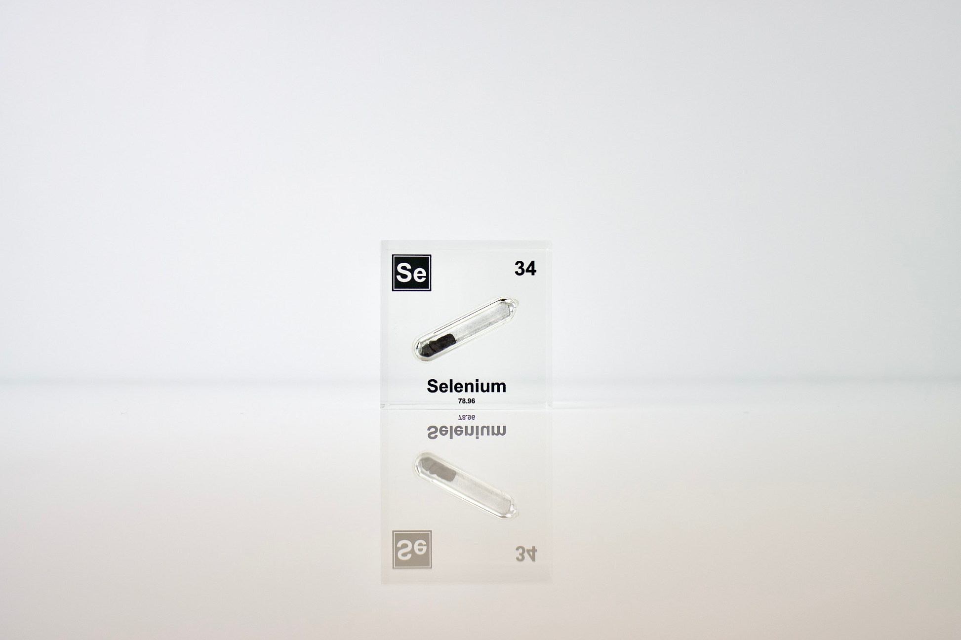 Selenium Cube Selenium Element Cube – Engineered Labs