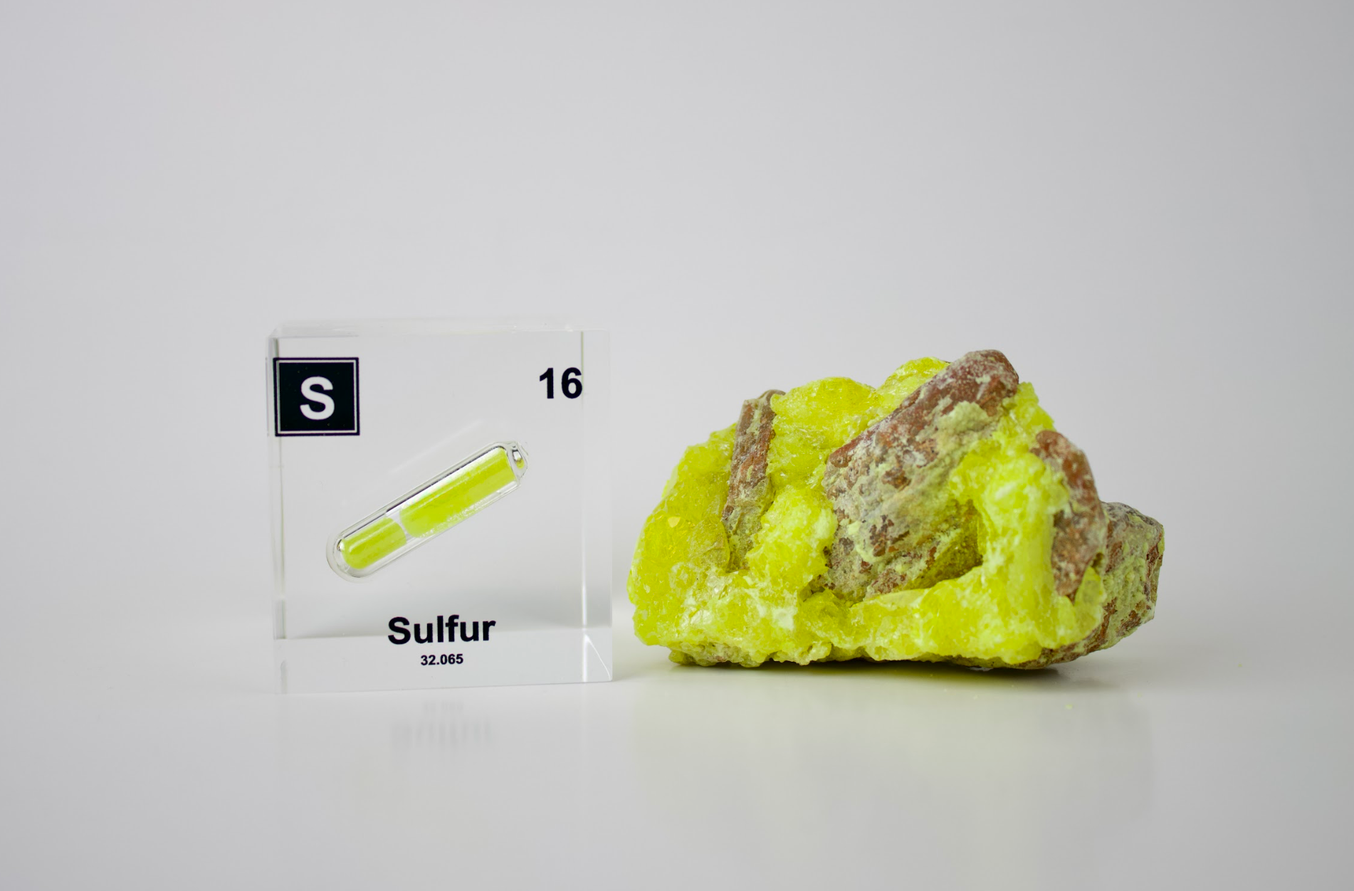 Sulfur Element Cube – Engineered Labs